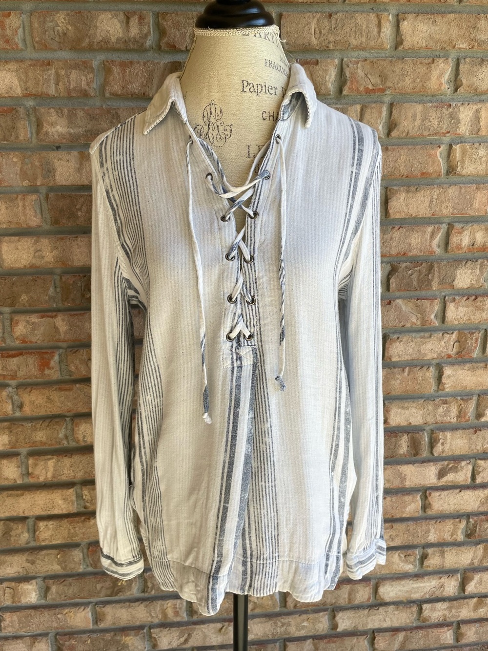 Vintage Savanna Retro Light Gray & White Striped Lace-Up Tunic